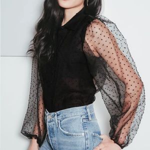 NWOT Lulu’s Black Swiss Dot Button-Up Balloon Sleeve Top